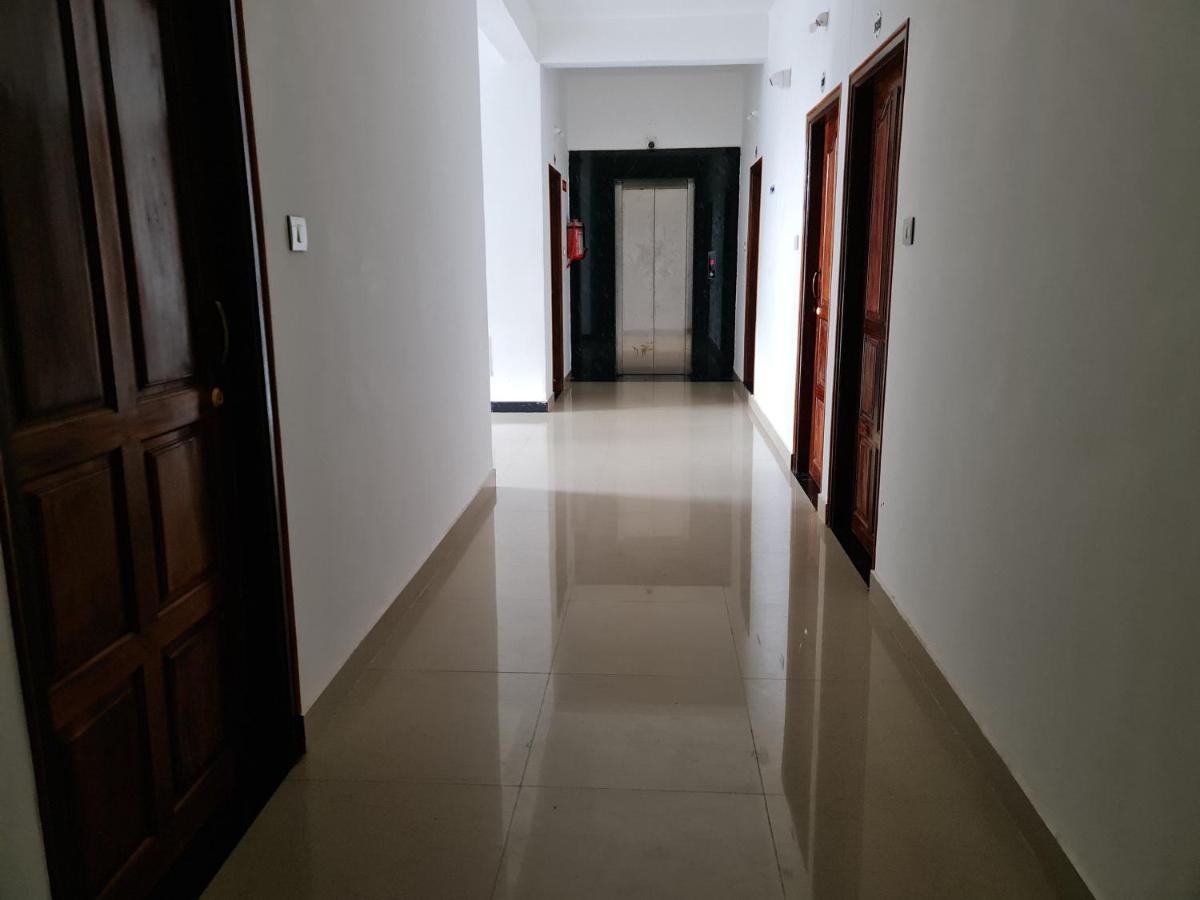 Hotel Blue Rays Bainduru Buitenkant foto